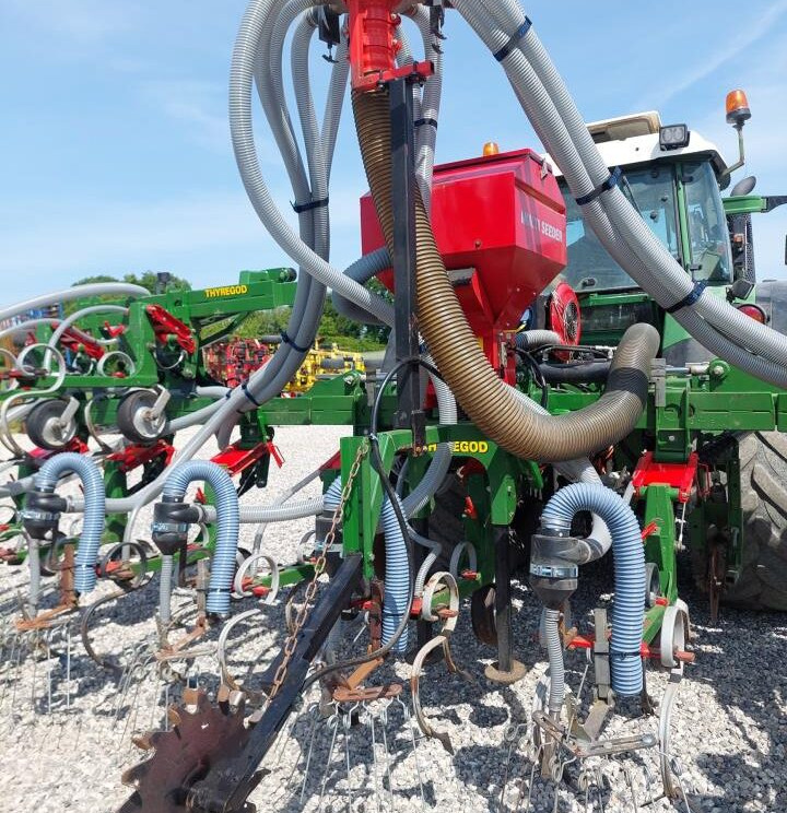 Peralatan pertanian Thyregod TRV 12 med frø-/gødning-udstyr: gambar 20 Peralatan pertanian Thyregod TRV 12 med frø-/gødning-udstyr: gambar 20