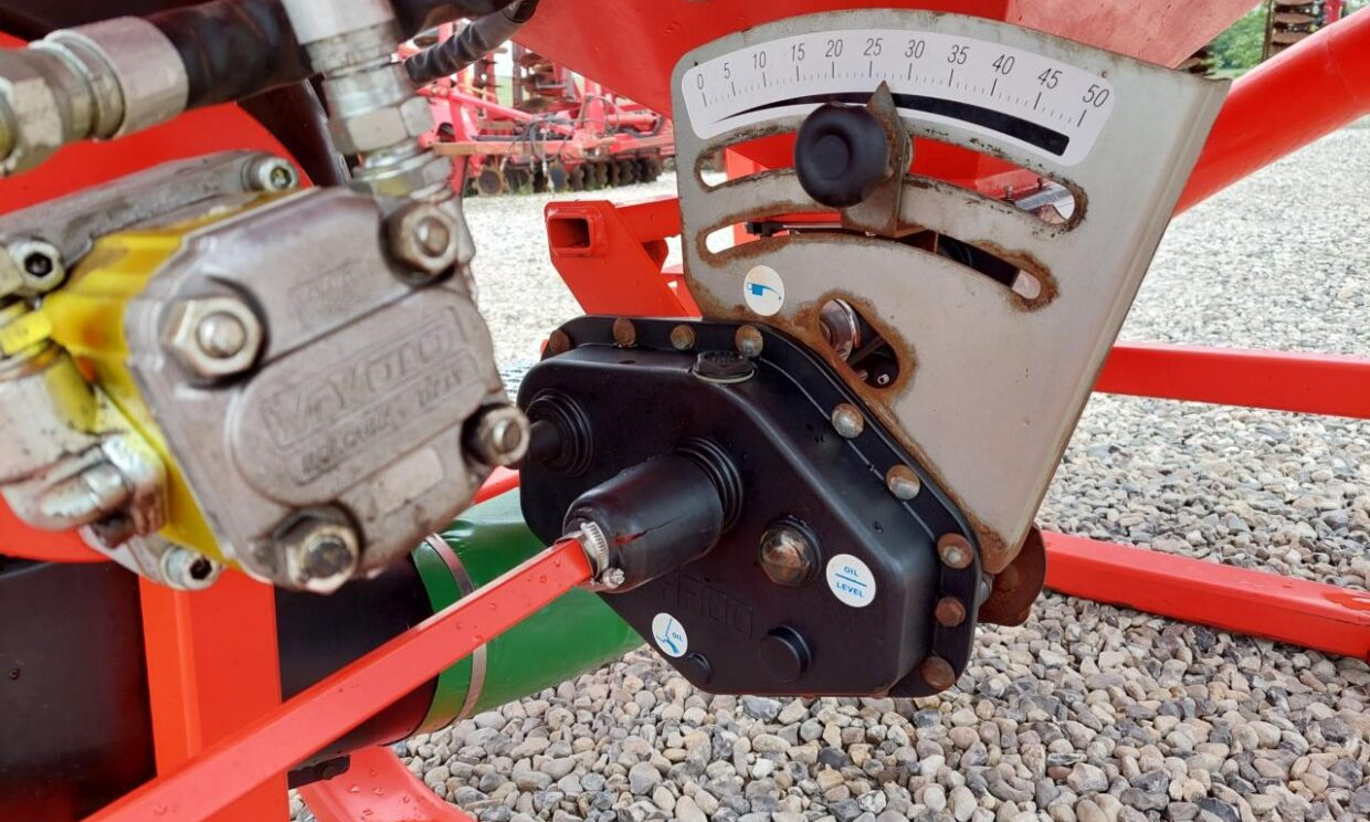 Peralatan pertanian Thyregod TRV 12 med frø-/gødning-udstyr: gambar 6 Peralatan pertanian Thyregod TRV 12 med frø-/gødning-udstyr: gambar 6