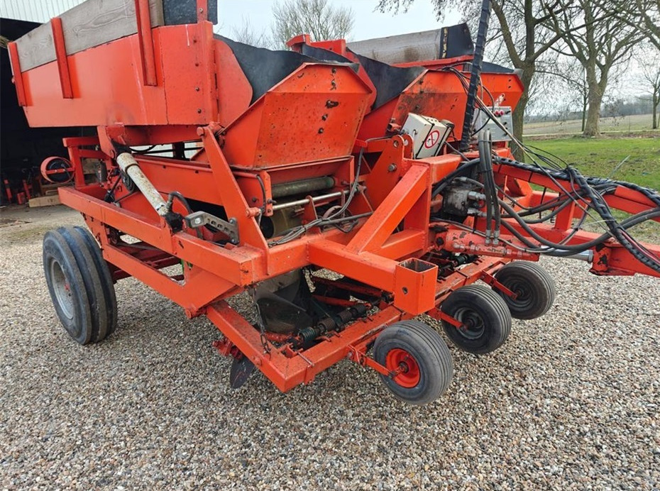 Structural 3 rækket - Mesin penanam kentang: gambar 1 Structural 3 rækket - Mesin penanam kentang: gambar 1