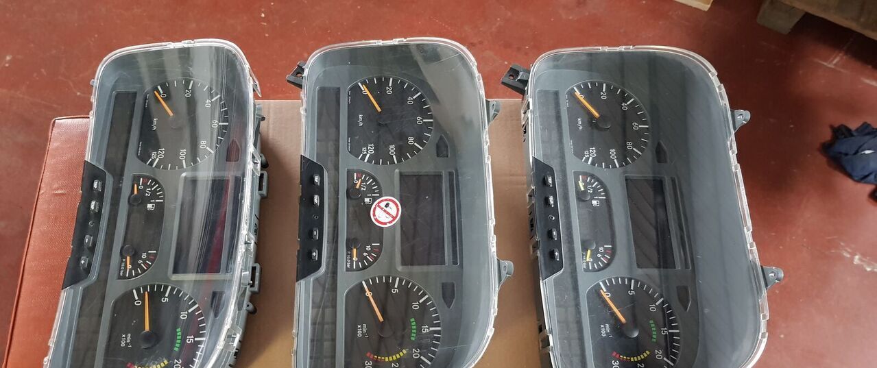 Continental FR/CPC Mercedes-Benz ACTROS MP2 - ECU untuk Truk: gambar 1 Continental FR/CPC Mercedes-Benz ACTROS MP2 - ECU untuk Truk: gambar 1