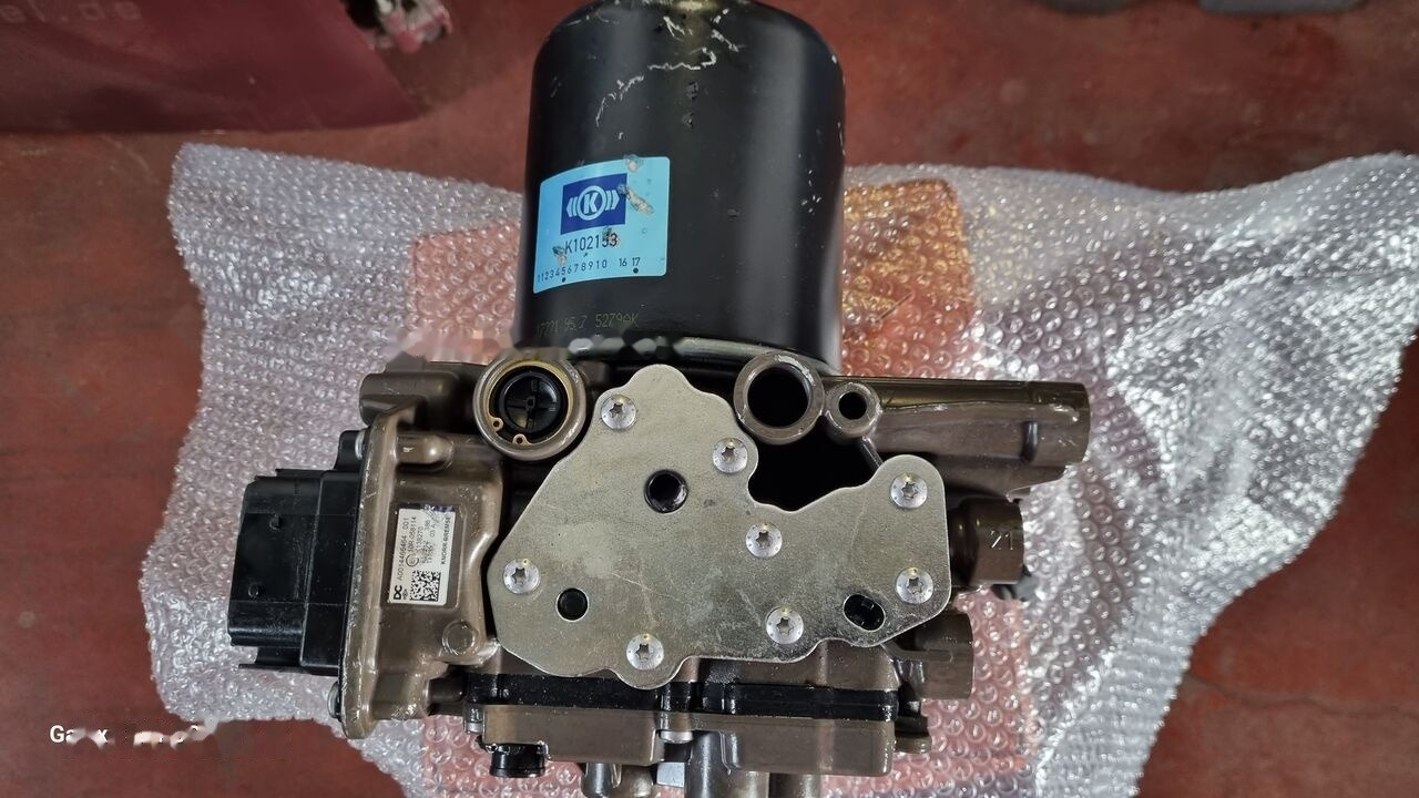 Knorr-Bremse AIR DRYER UNIT EAPU K138270 Mercedes-Benz ACTROS MP4 EURO 6 - ECU untuk Truk: gambar 3 Knorr-Bremse AIR DRYER UNIT EAPU K138270 Mercedes-Benz ACTROS MP4 EURO 6 - ECU untuk Truk: gambar 3