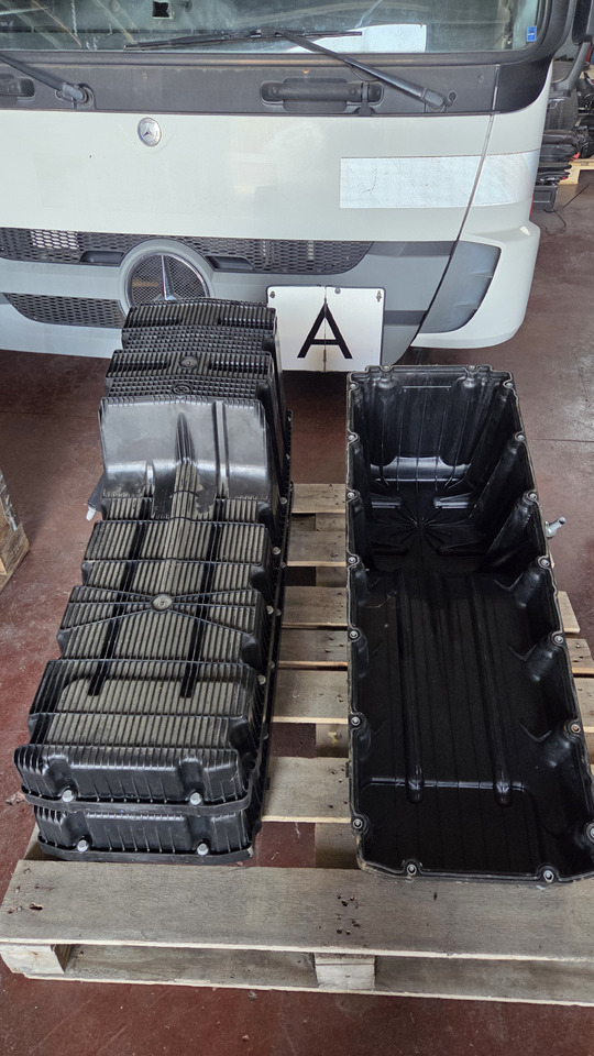 MERCEDES-BENZ ACTROS MP4  A4700105513 - Wajan minyak: gambar 1 MERCEDES-BENZ ACTROS MP4  A4700105513 - Wajan minyak: gambar 1