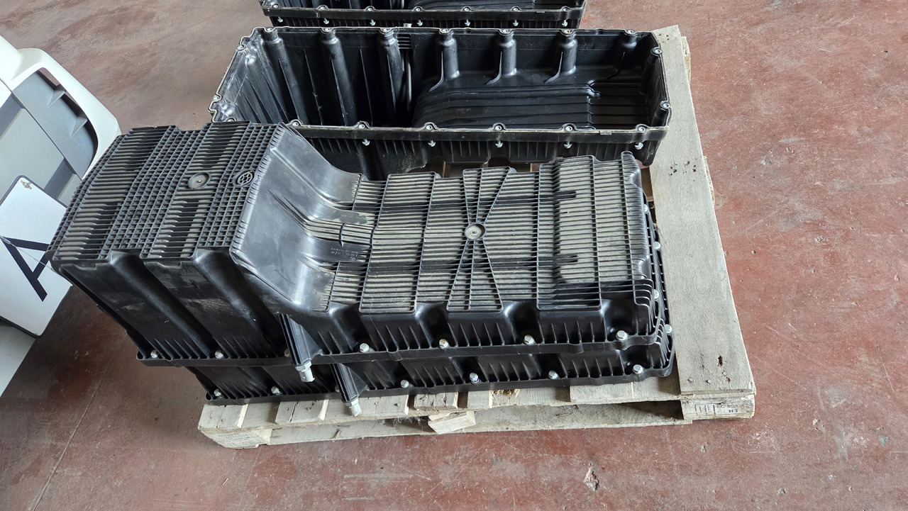 MERCEDES-BENZ ACTROS MP4  A4700105513 - Wajan minyak: gambar 2 MERCEDES-BENZ ACTROS MP4  A4700105513 - Wajan minyak: gambar 2