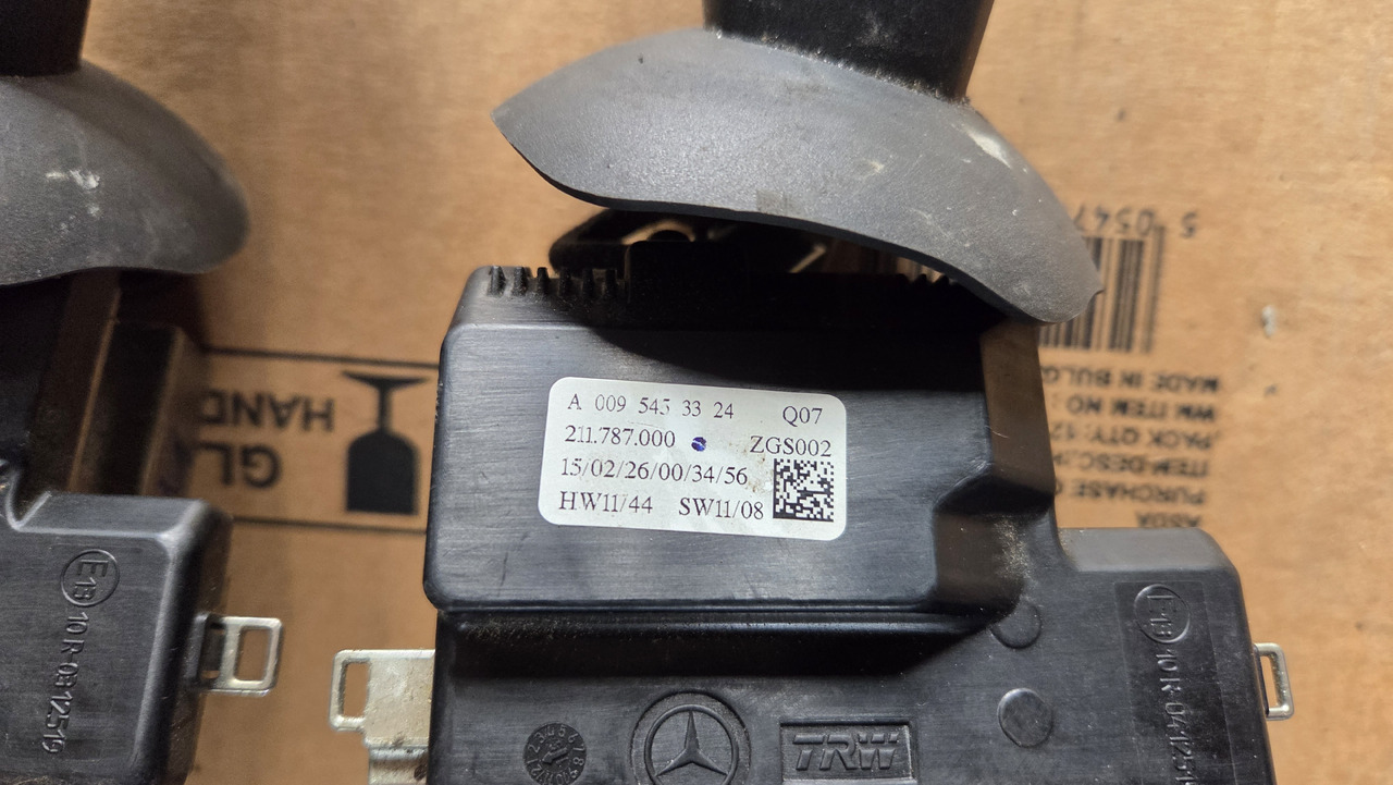 MERCEDES-BENZ ACTROS MP4 - Sakelar kolom kemudi untuk Truk: gambar 2 MERCEDES-BENZ ACTROS MP4 - Sakelar kolom kemudi untuk Truk: gambar 2