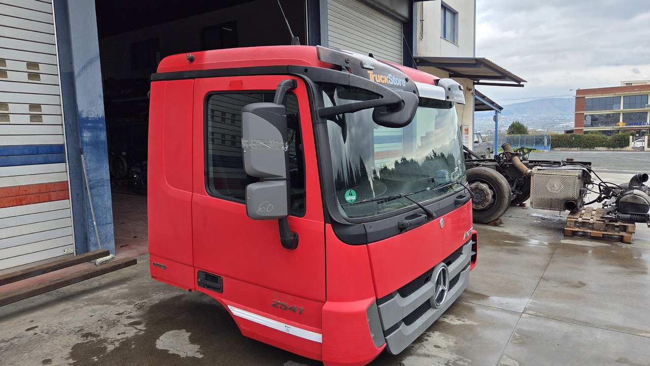 MERCEDES-BENZ CABIN ACTROS MP3 MEDIUM - Kabin untuk Truk: gambar 3 MERCEDES-BENZ CABIN ACTROS MP3 MEDIUM - Kabin untuk Truk: gambar 3