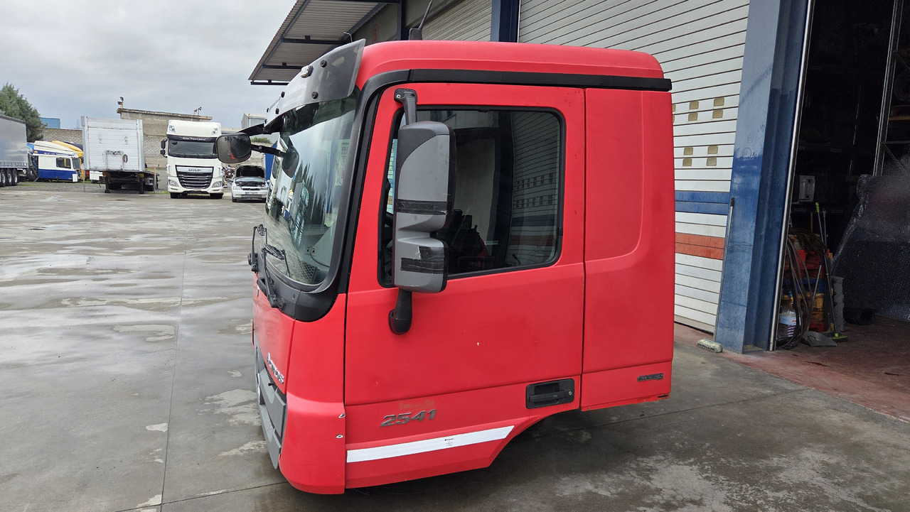 MERCEDES-BENZ CABIN ACTROS MP3 MEDIUM - Kabin untuk Truk: gambar 1 MERCEDES-BENZ CABIN ACTROS MP3 MEDIUM - Kabin untuk Truk: gambar 1