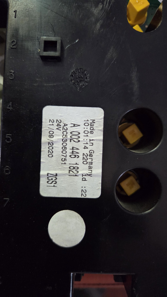 MERCEDES-BENZ INSTRUMENT PANEL MERCEDES ATEGO - Dasbor untuk Truk: gambar 4 MERCEDES-BENZ INSTRUMENT PANEL MERCEDES ATEGO - Dasbor untuk Truk: gambar 4