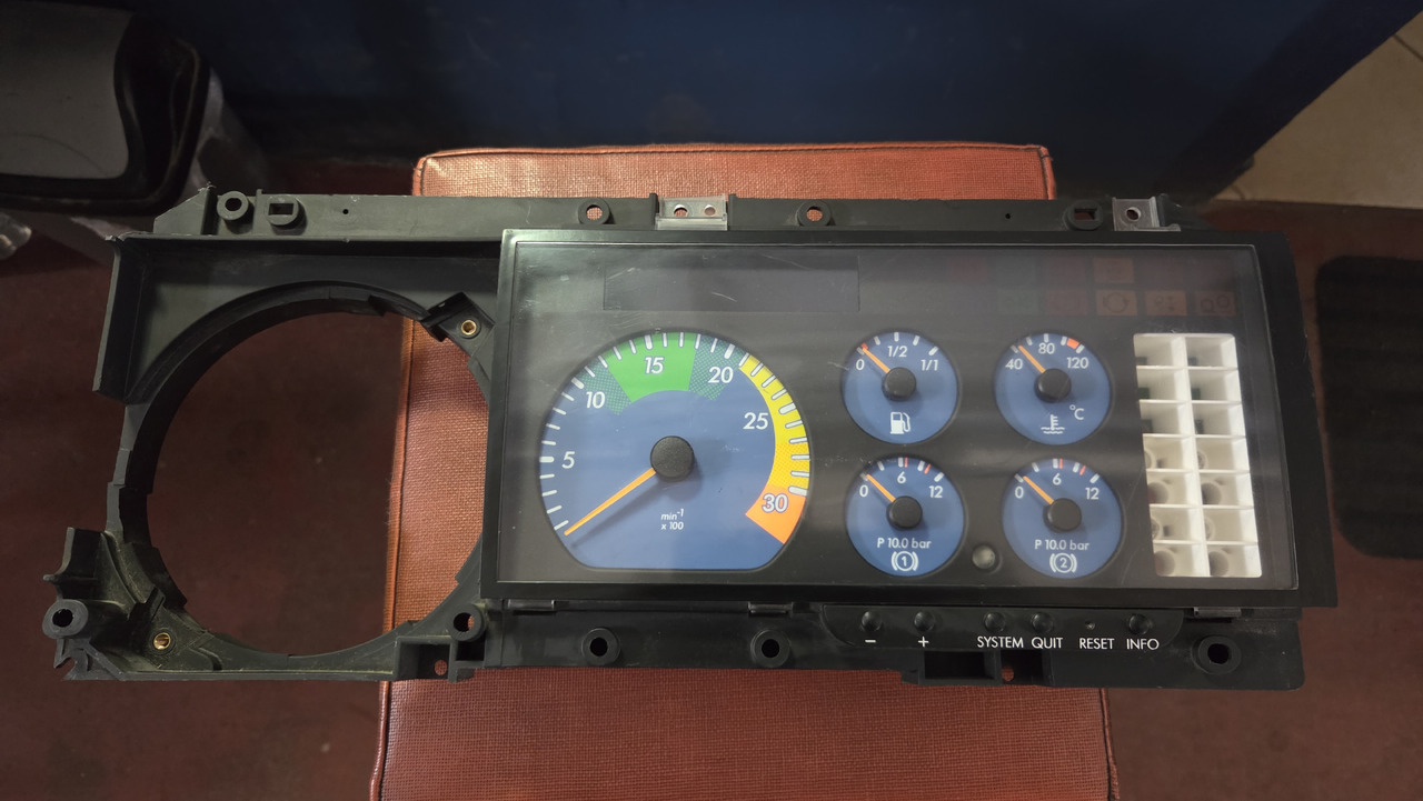 MERCEDES-BENZ INSTRUMENT PANEL MERCEDES ATEGO - Dasbor untuk Truk: gambar 5 MERCEDES-BENZ INSTRUMENT PANEL MERCEDES ATEGO - Dasbor untuk Truk: gambar 5