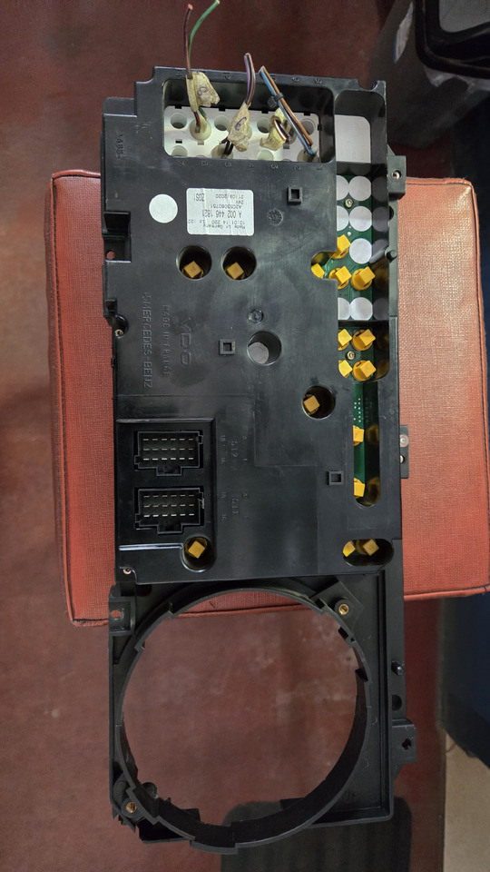 MERCEDES-BENZ INSTRUMENT PANEL MERCEDES ATEGO - Dasbor untuk Truk: gambar 3 MERCEDES-BENZ INSTRUMENT PANEL MERCEDES ATEGO - Dasbor untuk Truk: gambar 3