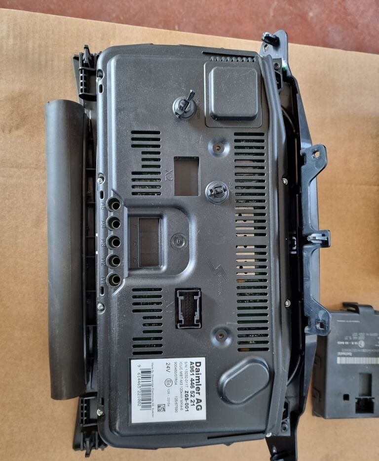 MERCEDES-BENZ Mercedes-Benz ACTROS ATEGO MP4 EURO 6 - Dasbor untuk Truk: gambar 3 MERCEDES-BENZ Mercedes-Benz ACTROS ATEGO MP4 EURO 6 - Dasbor untuk Truk: gambar 3