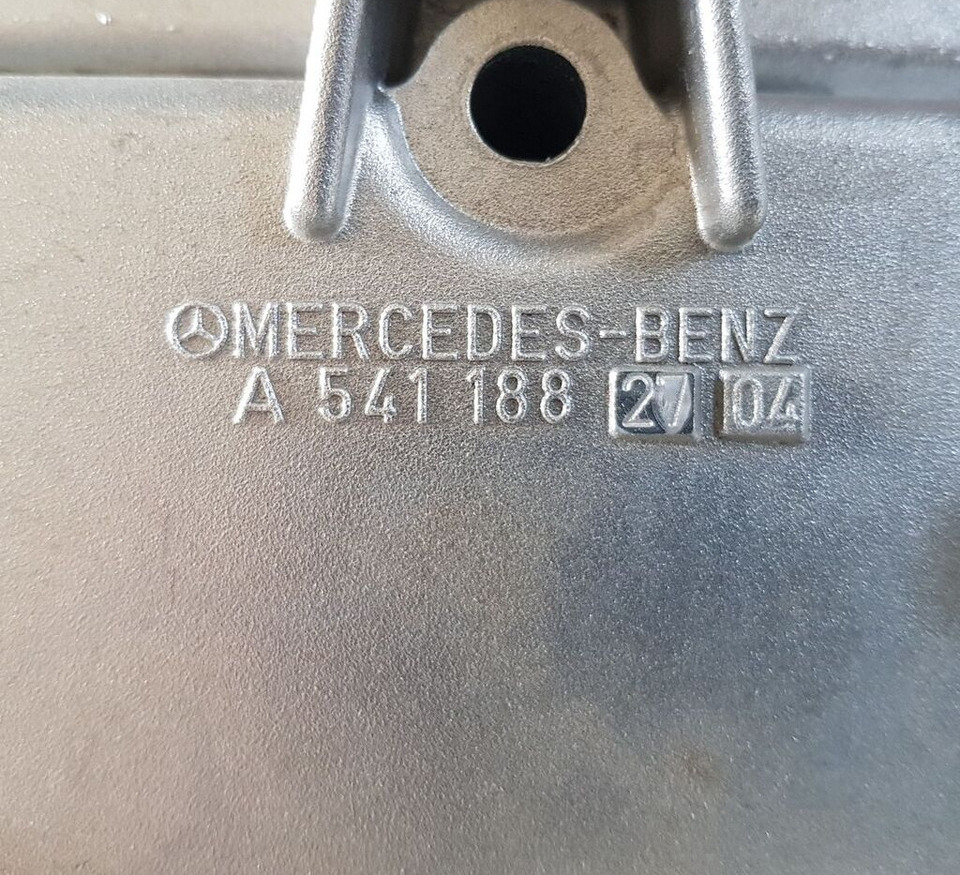 Mercedes-Benz A541 188 2704 Mercedes-Benz ACTROS - Pendingin oli untuk Truk: gambar 1 Mercedes-Benz A541 188 2704 Mercedes-Benz ACTROS - Pendingin oli untuk Truk: gambar 1