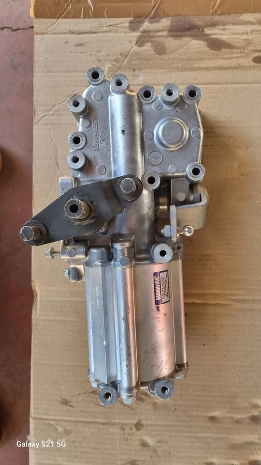 Mercedes-Benz ATEGO EURO 6 SHIFTING CYLINDER Mercedes-Benz ATEGO EURO 6 - Tongkat gigi untuk Truk: gambar 3 Mercedes-Benz ATEGO EURO 6 SHIFTING CYLINDER Mercedes-Benz ATEGO EURO 6 - Tongkat gigi untuk Truk: gambar 3