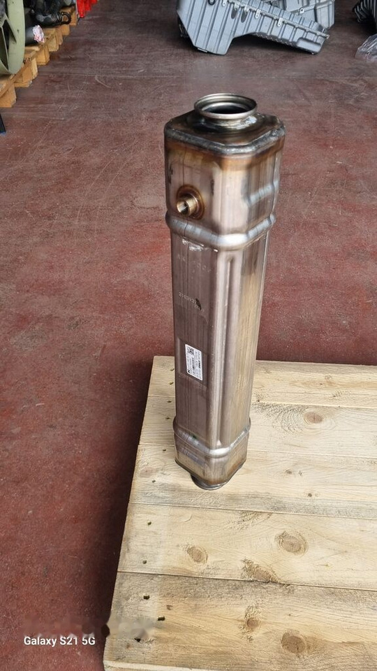 Mercedes-Benz EXHAUST GAS COULER A 4721401675 Mercedes-Benz ACTROS MP4 - Suku Cadang Mesin untuk Truk: gambar 1 Mercedes-Benz EXHAUST GAS COULER A 4721401675 Mercedes-Benz ACTROS MP4 - Suku Cadang Mesin untuk Truk: gambar 1