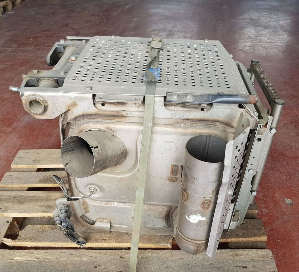 Mercedes-Benz GILLET Z308246 A 957 490 05 14 Mercedes-Benz - Konverter katalitik untuk Truk: gambar 1 Mercedes-Benz GILLET Z308246 A 957 490 05 14 Mercedes-Benz - Konverter katalitik untuk Truk: gambar 1