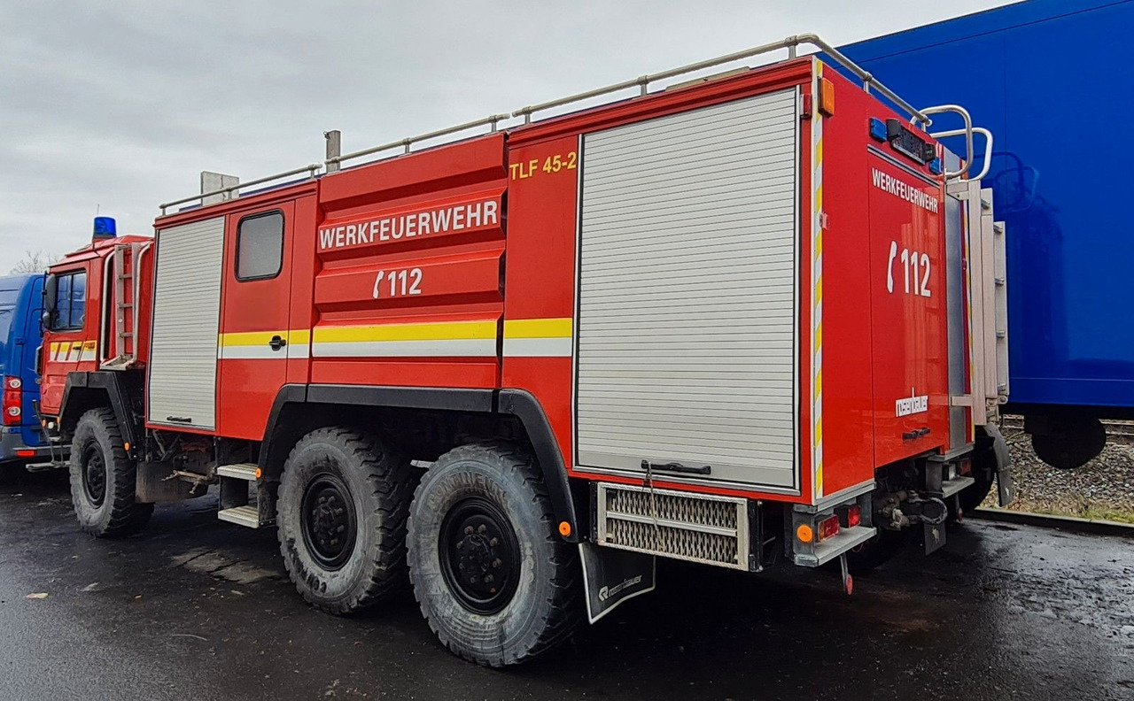 MAN 15.232 DF 6x6 KAT1 Feuerwehr TLF 4500/500 - Truk tangki: gambar 3 MAN 15.232 DF 6x6 KAT1 Feuerwehr TLF 4500/500 - Truk tangki: gambar 3