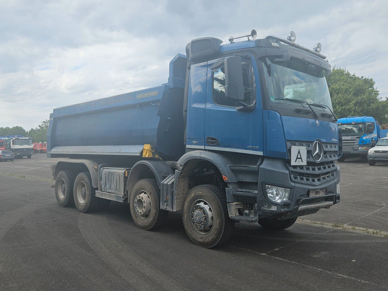 Mercedes-Benz Arocs 4143 8x6 - Truk jungkit: gambar 1 Mercedes-Benz Arocs 4143 8x6 - Truk jungkit: gambar 1