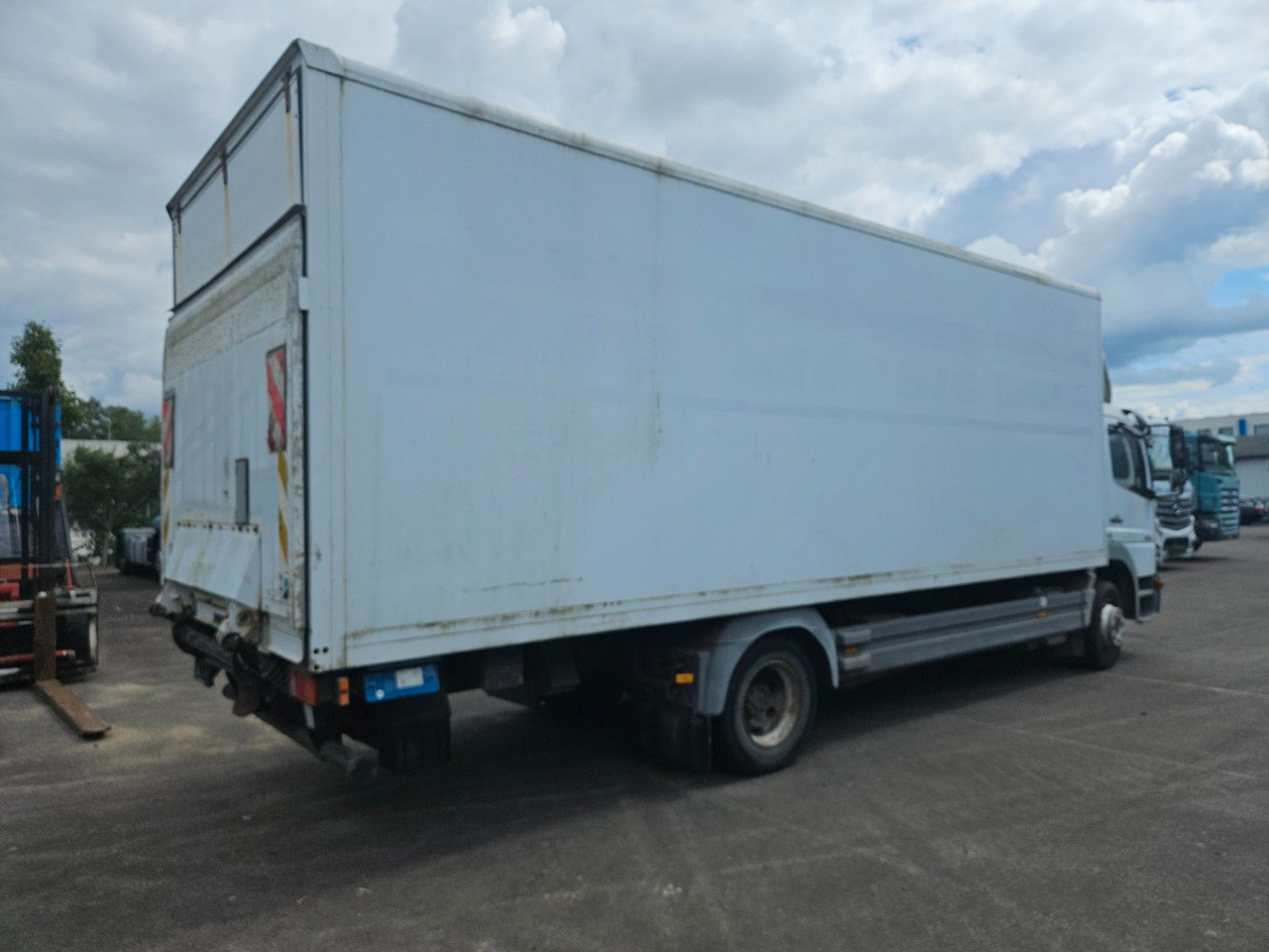 Mercedes-Benz Atego 1224 mit Ladebordwand - Truk box: gambar 3 Mercedes-Benz Atego 1224 mit Ladebordwand - Truk box: gambar 3