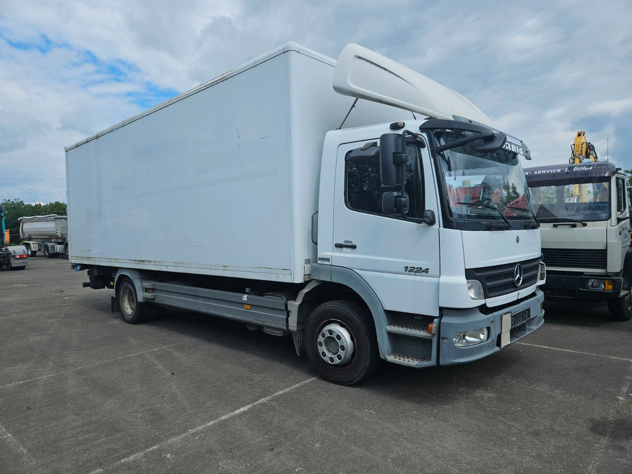 Mercedes-Benz Atego 1224 mit Ladebordwand - Truk box: gambar 1 Mercedes-Benz Atego 1224 mit Ladebordwand - Truk box: gambar 1