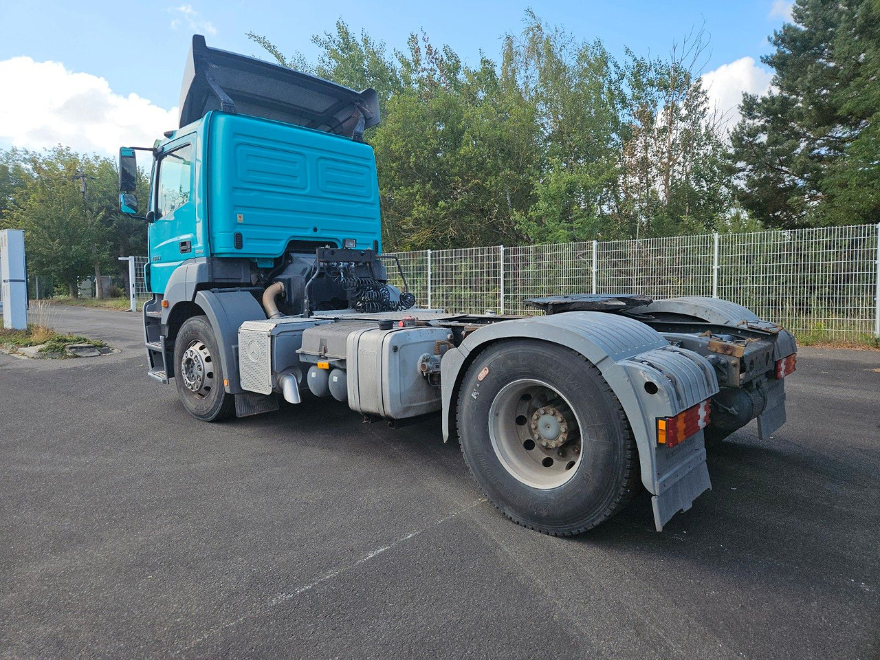 Mercedes-Benz Axor 1843 4x2 mit Kipphydraulik - Tractor head: gambar 4 Mercedes-Benz Axor 1843 4x2 mit Kipphydraulik - Tractor head: gambar 4