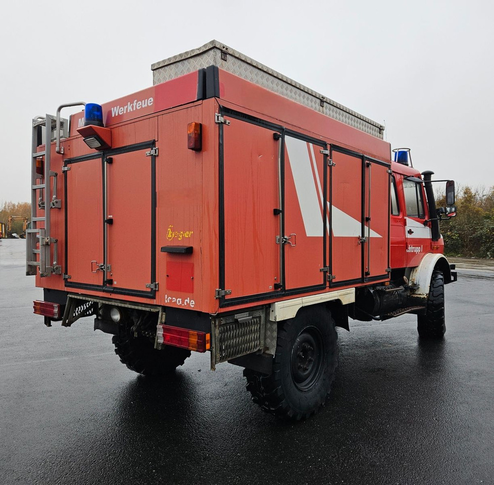 Unimog U4000 4x4 DOKA Tanklöschfahrzeug Feuerwehr - Truk tangki: gambar 4 Unimog U4000 4x4 DOKA Tanklöschfahrzeug Feuerwehr - Truk tangki: gambar 4