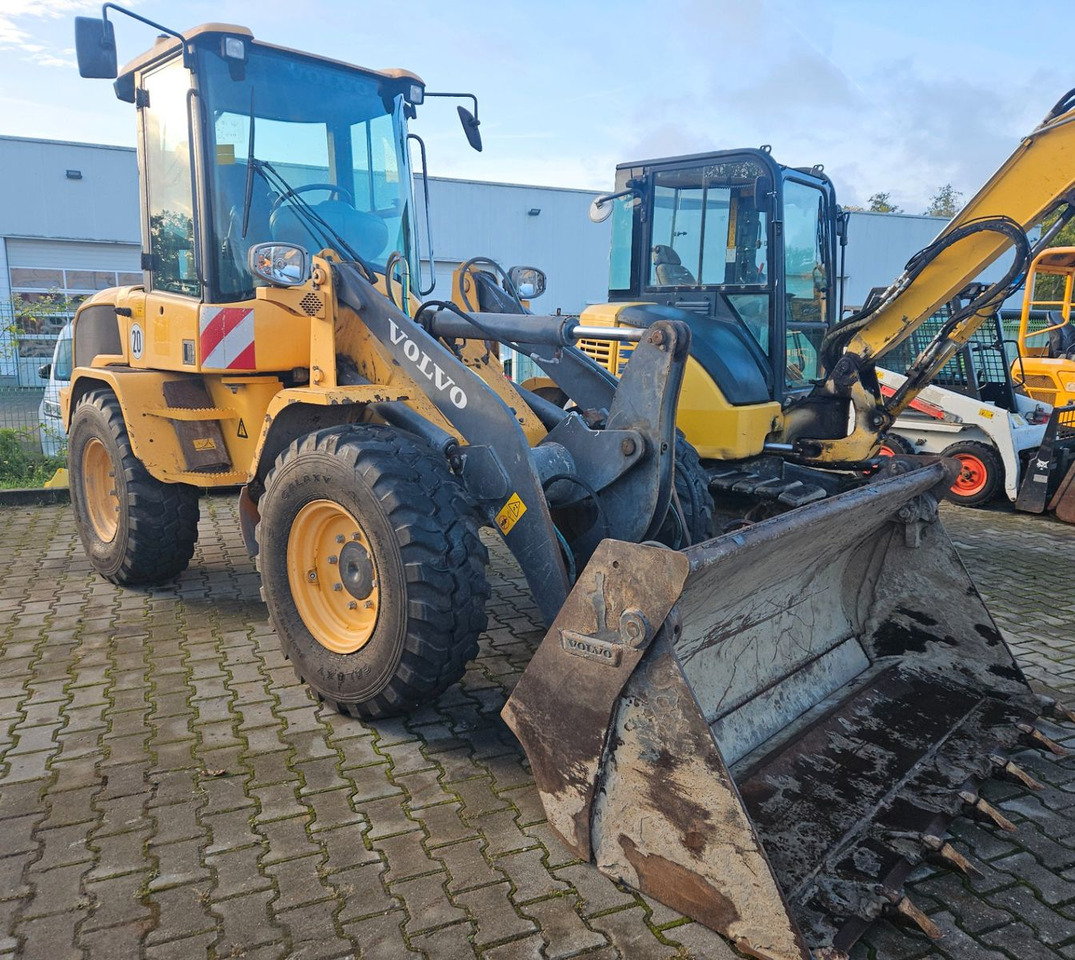Volvo L30G Radlader mit Klappschaufel - Wheel loader: gambar 1 Volvo L30G Radlader mit Klappschaufel - Wheel loader: gambar 1