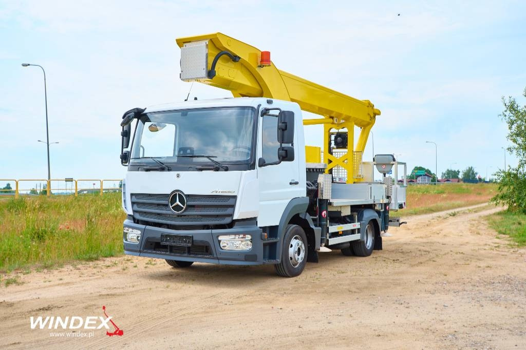Palfinger P 300 KS - Platform udara yang dipasang di truk: gambar 1 Palfinger P 300 KS - Platform udara yang dipasang di truk: gambar 1