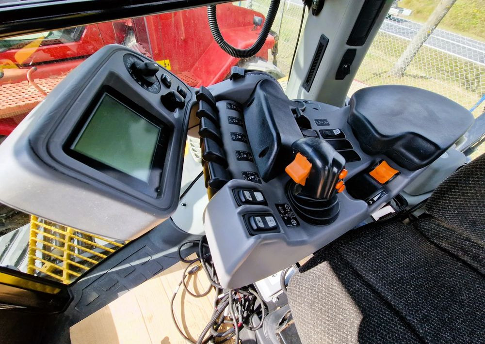Challenger MT 865 - Traktor: gambar 3 Challenger MT 865 - Traktor: gambar 3