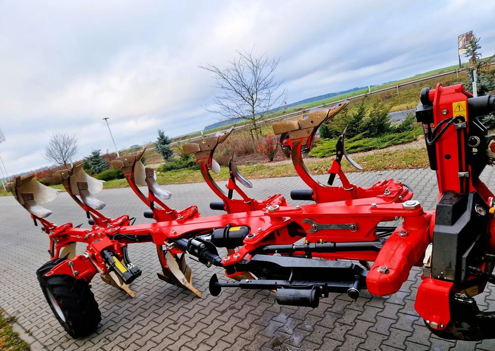 Gregoire Besson Gregoire Besson Rover 70 - Bajak: gambar 1 Gregoire Besson Gregoire Besson Rover 70 - Bajak: gambar 1