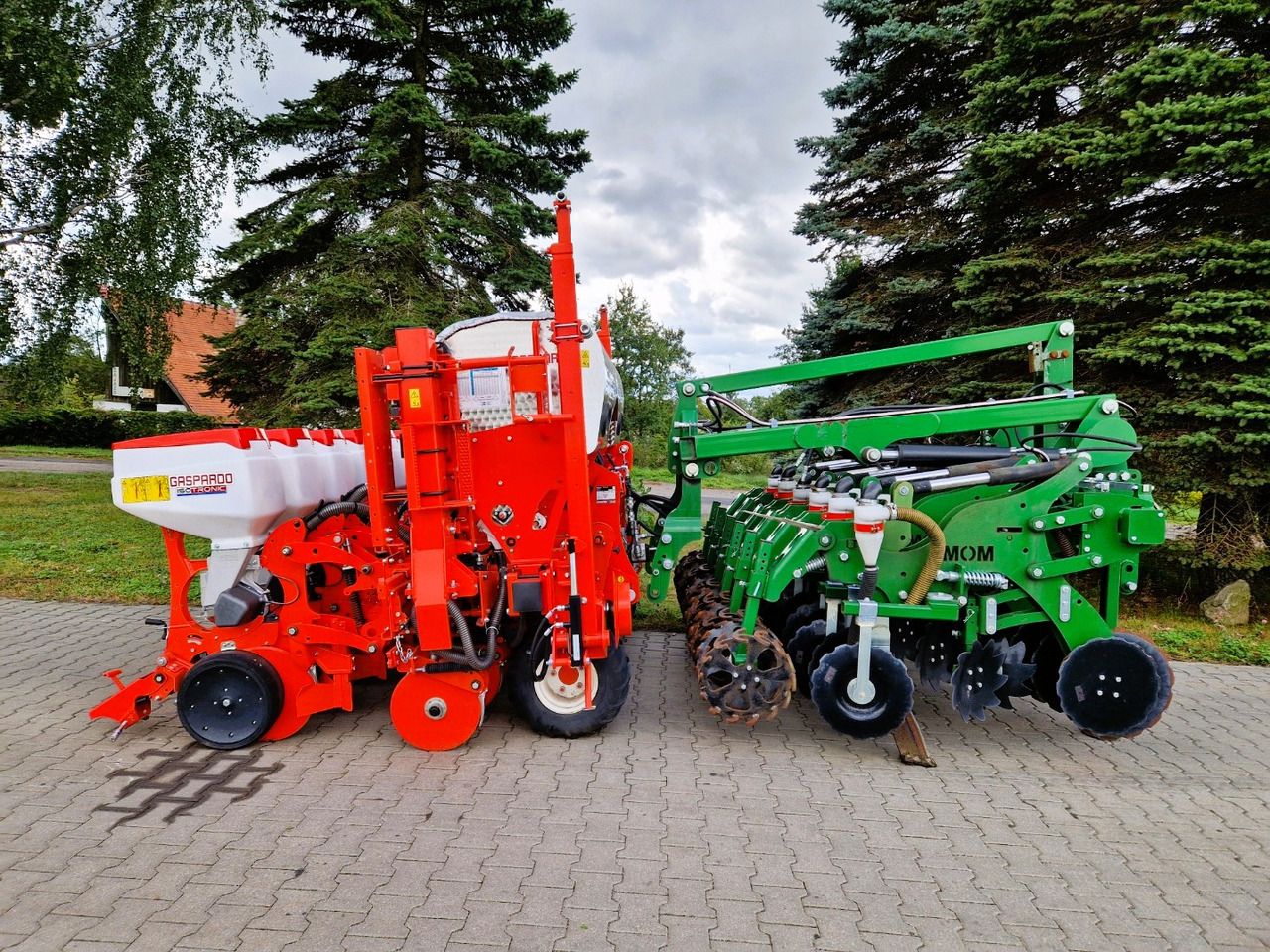 MASCHIO GASPARDO + Moretto MOM MAGA 6R + Strip Hawk - Penabur presisi: gambar 1 MASCHIO GASPARDO + Moretto MOM MAGA 6R + Strip Hawk - Penabur presisi: gambar 1