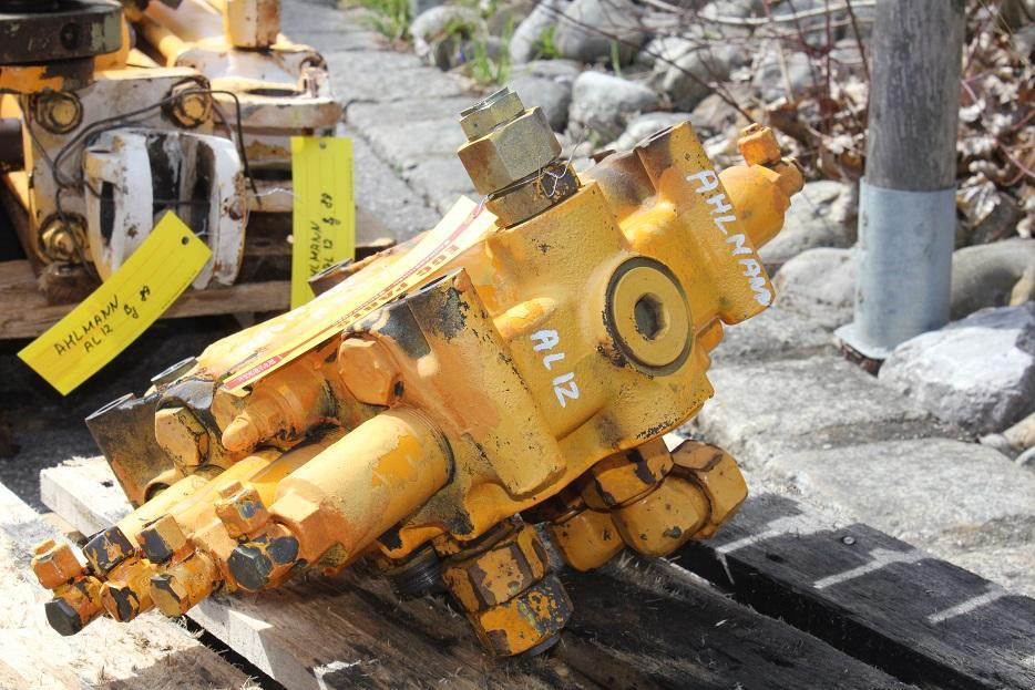 Ahlmann AS 12 - Katup hidrolik untuk Peralatan konstruksi: gambar 2 Ahlmann AS 12 - Katup hidrolik untuk Peralatan konstruksi: gambar 2