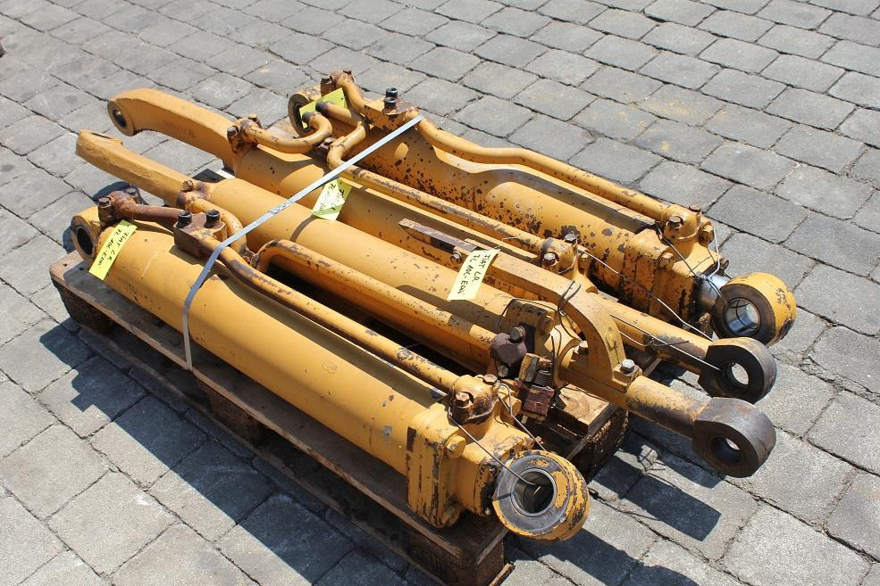 Fiat FL 10 C Laderaupe - Silinder hidrolik untuk Peralatan konstruksi: gambar 1 Fiat FL 10 C Laderaupe - Silinder hidrolik untuk Peralatan konstruksi: gambar 1