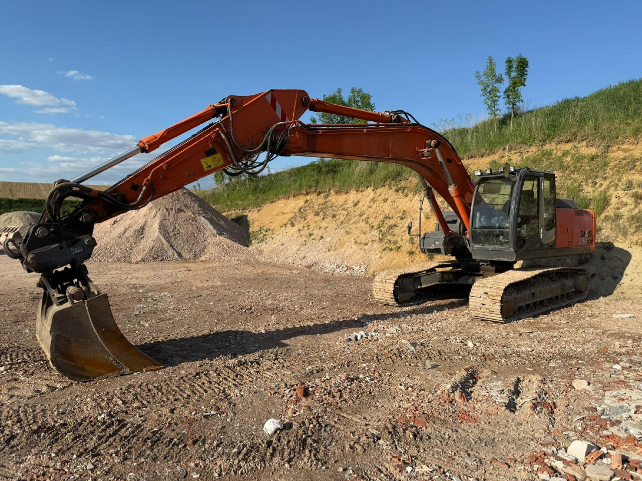 Hitachi ZX 250 LCN -3 - Ekskavator perayap: gambar 3 Hitachi ZX 250 LCN -3 - Ekskavator perayap: gambar 3