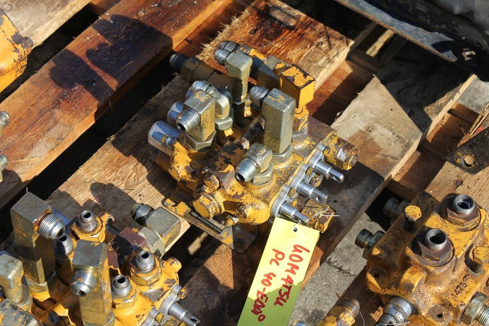 Komatsu PC 40 - Katup hidrolik untuk Peralatan konstruksi: gambar 3 Komatsu PC 40 - Katup hidrolik untuk Peralatan konstruksi: gambar 3