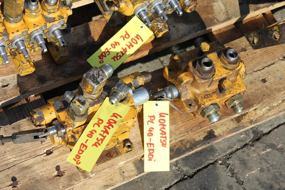 Komatsu PC 40 - Katup hidrolik untuk Peralatan konstruksi: gambar 4 Komatsu PC 40 - Katup hidrolik untuk Peralatan konstruksi: gambar 4