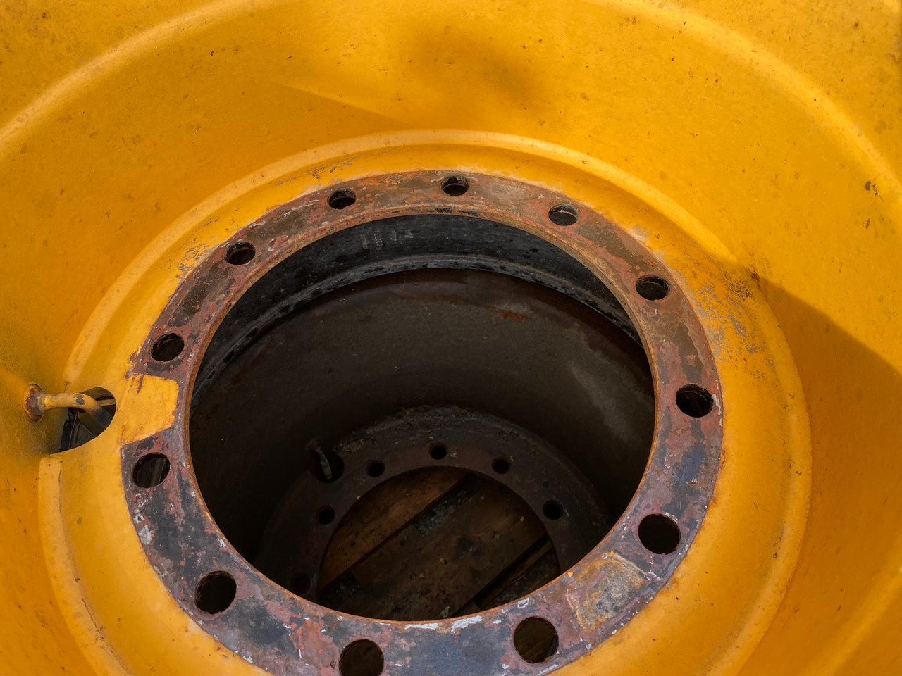 Liebherr 20,5R 25 aus L531 - Roda untuk Peralatan konstruksi: gambar 3 Liebherr 20,5R 25 aus L531 - Roda untuk Peralatan konstruksi: gambar 3