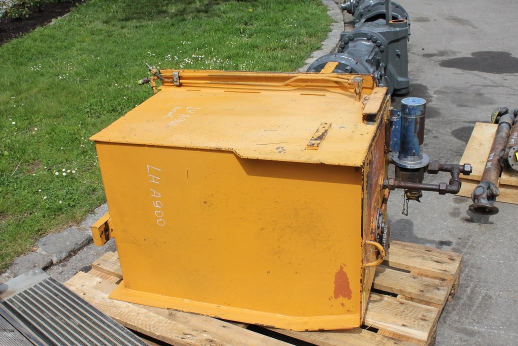 Liebherr A900B - Tangki bahan bakar untuk Ekskavator: gambar 4 Liebherr A900B - Tangki bahan bakar untuk Ekskavator: gambar 4