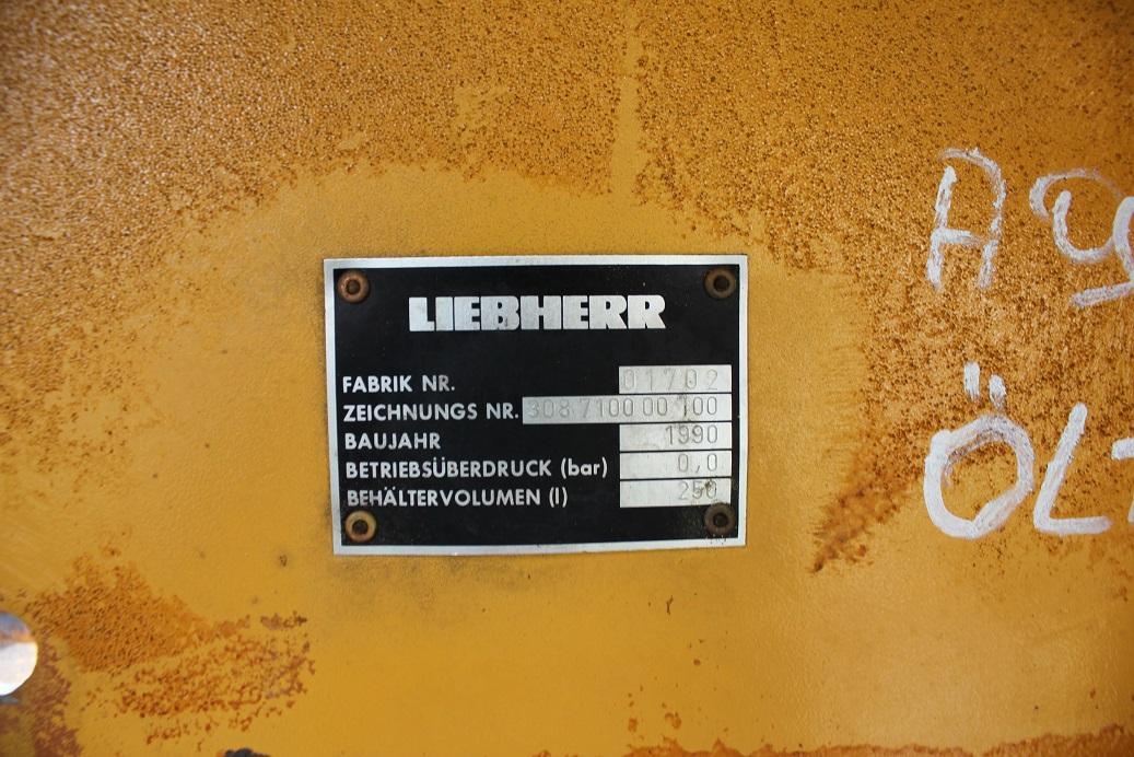 Tangki bahan bakar untuk Ekskavator Liebherr A900B: gambar 9 Tangki bahan bakar untuk Ekskavator Liebherr A900B: gambar 9