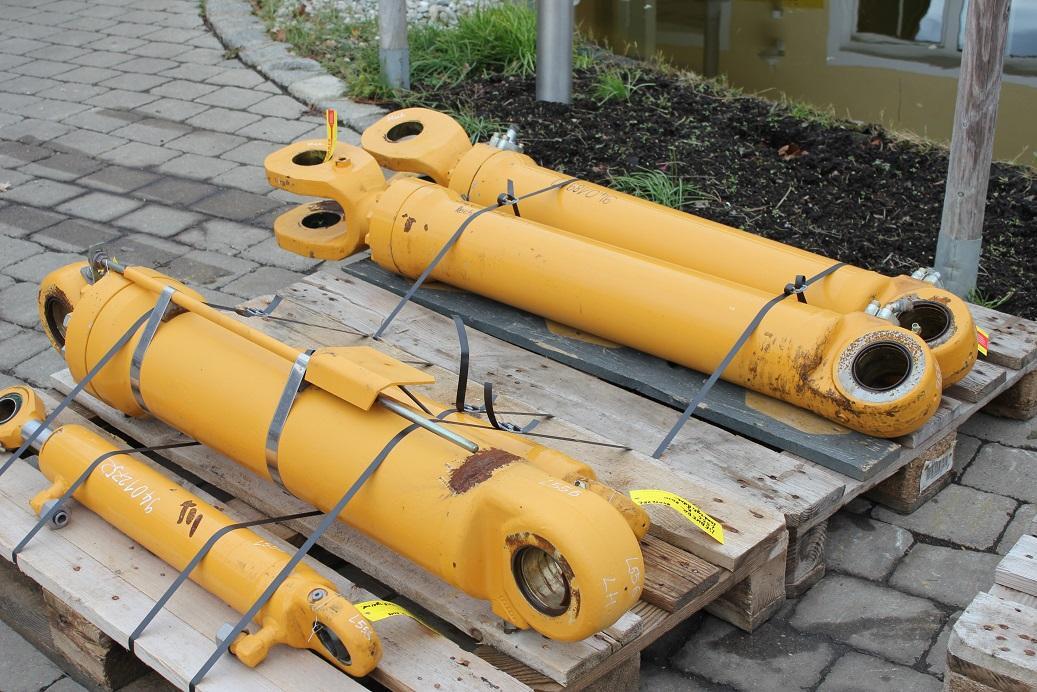 Liebherr L 556 - Silinder hidrolik untuk Peralatan konstruksi: gambar 1 Liebherr L 556 - Silinder hidrolik untuk Peralatan konstruksi: gambar 1