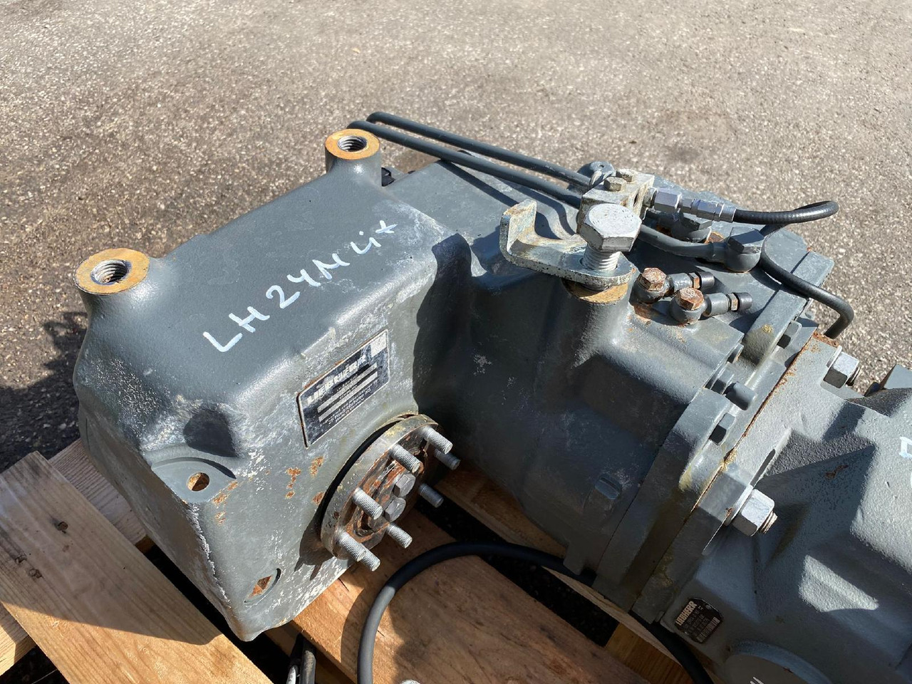 Liebherr ZF aus LH 24M - Gearbox untuk Peralatan konstruksi: gambar 1 Liebherr ZF aus LH 24M - Gearbox untuk Peralatan konstruksi: gambar 1