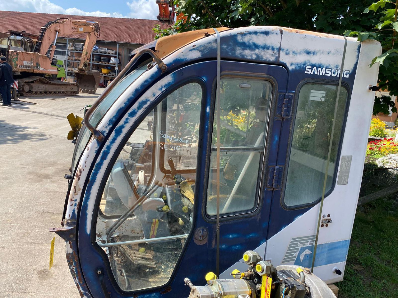 Samsung SE 210 - Kabin untuk Peralatan konstruksi: gambar 3 Samsung SE 210 - Kabin untuk Peralatan konstruksi: gambar 3