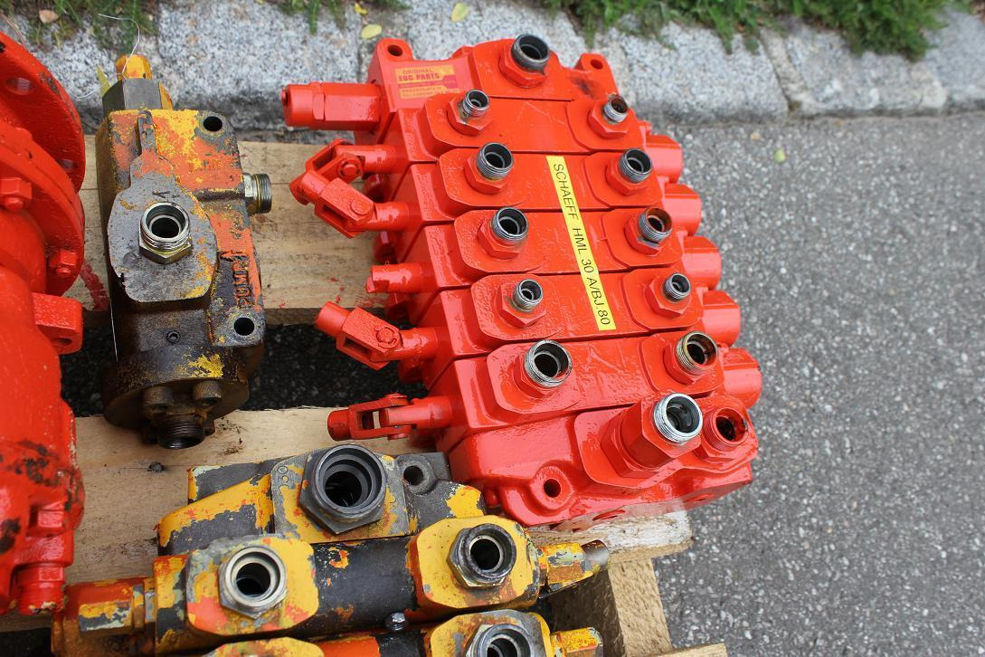 Schaeff HML 30 A - Katup hidrolik untuk Peralatan konstruksi: gambar 5 Schaeff HML 30 A - Katup hidrolik untuk Peralatan konstruksi: gambar 5