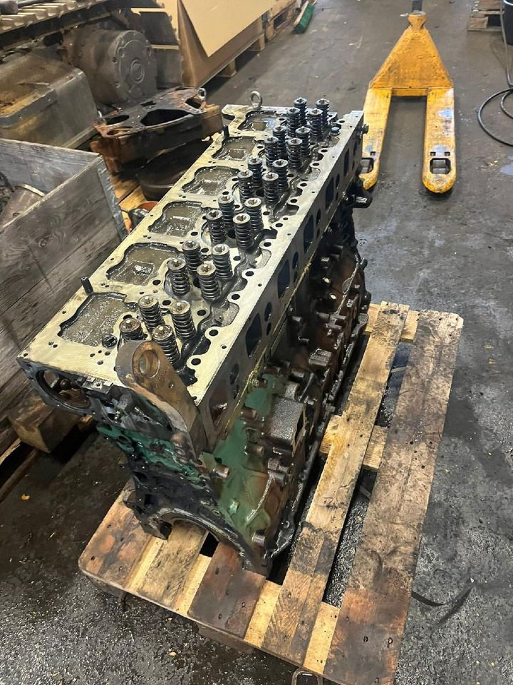 Volvo D 13 J aus L 220 - Blok silinder untuk Truk: gambar 1 Volvo D 13 J aus L 220 - Blok silinder untuk Truk: gambar 1