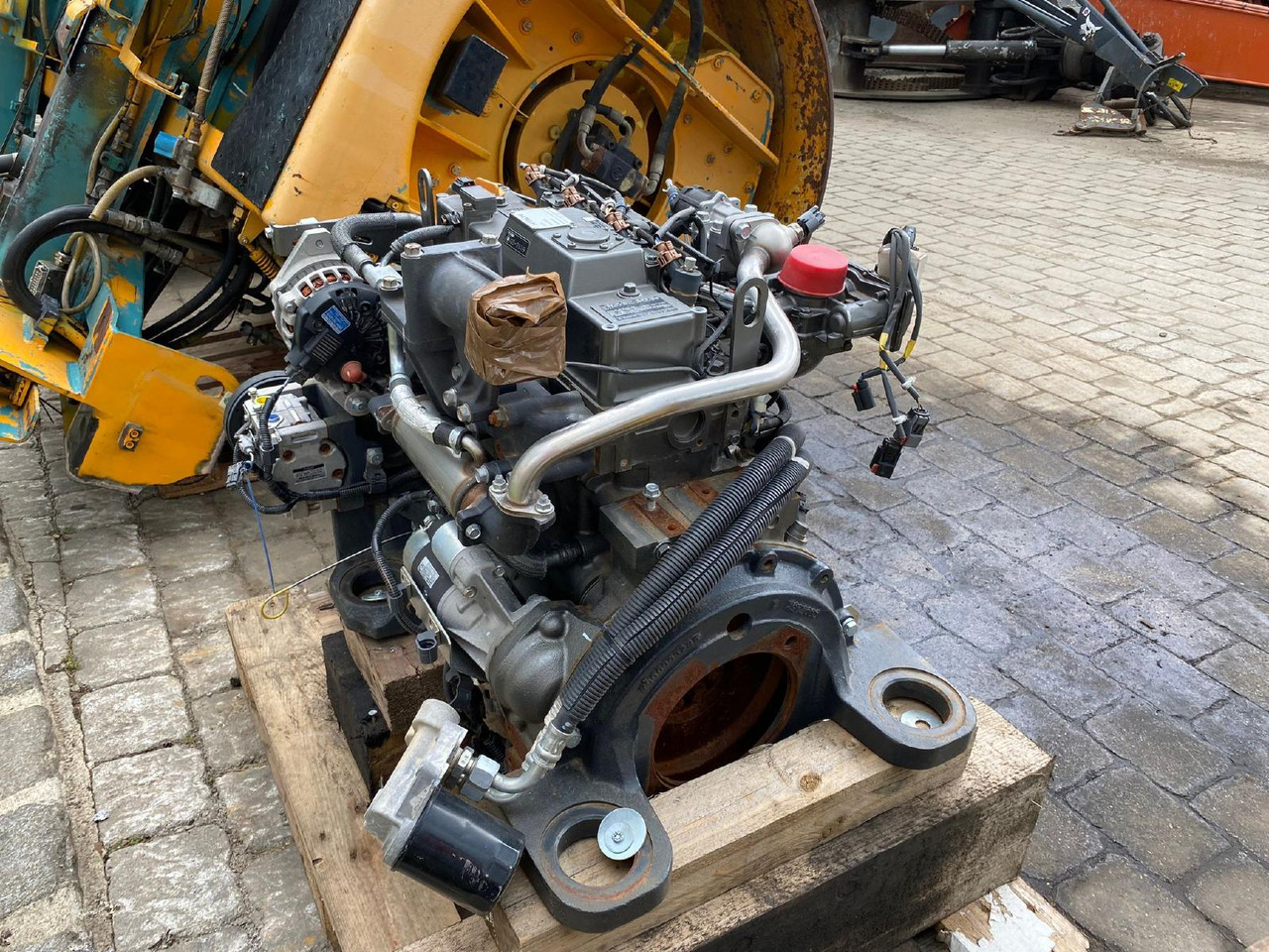 Yanmar Hitachi 4TNV 98C aus ZX 85 - Mesin untuk Peralatan konstruksi: gambar 4 Yanmar Hitachi 4TNV 98C aus ZX 85 - Mesin untuk Peralatan konstruksi: gambar 4