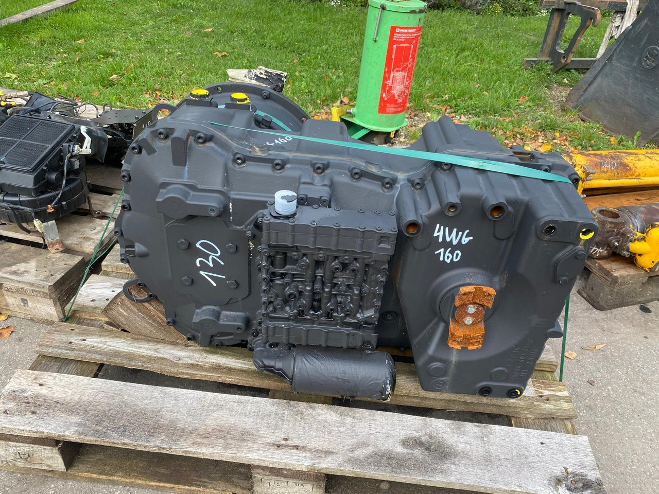ZF 4 WG 160 - Gearbox untuk Peralatan konstruksi: gambar 2 ZF 4 WG 160 - Gearbox untuk Peralatan konstruksi: gambar 2