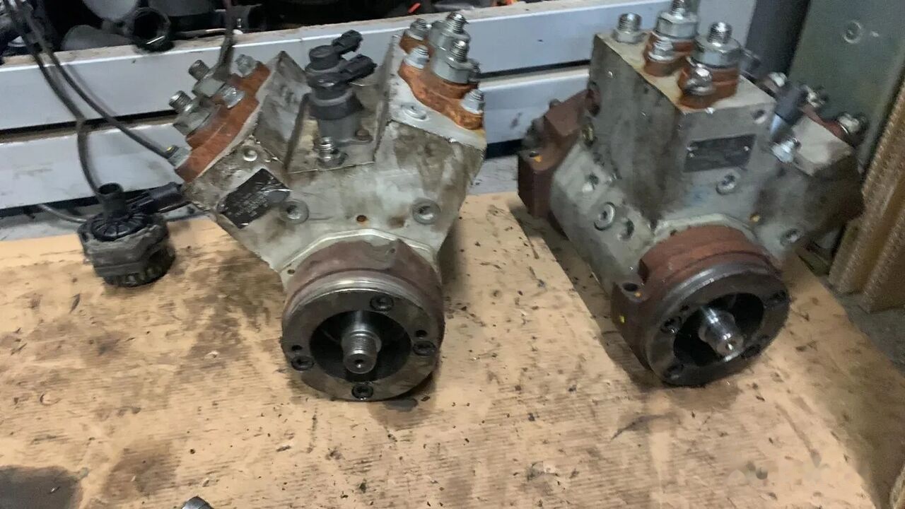 Bosch Pompa Wysokiego Ciśnienia MAN "V" MAN 51.11103-7762 F00BC0 51.11103-7762 truck - Pompa bahan bakar untuk Truk: gambar 1 Bosch Pompa Wysokiego Ciśnienia MAN "V" MAN 51.11103-7762 F00BC0 51.11103-7762 truck - Pompa bahan bakar untuk Truk: gambar 1