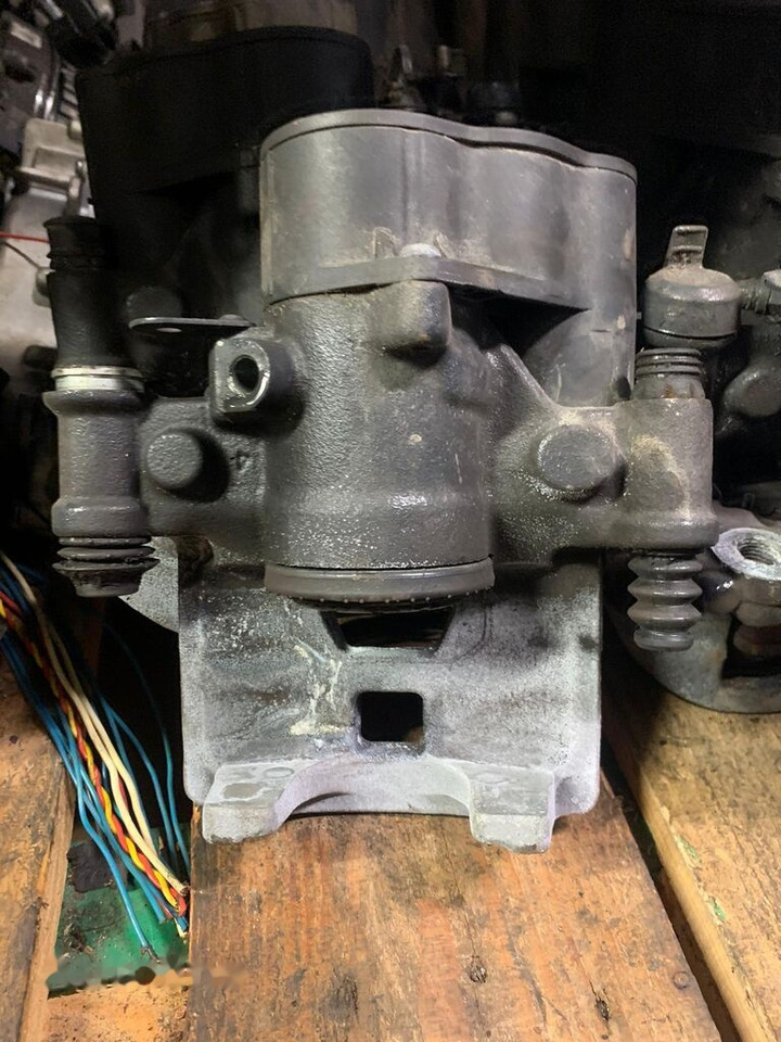 Brembo elektryczne D43901 Iveco Daily prawy, lewy, tył 2019- D43901 - Kaliper rem untuk Truk: gambar 3 Brembo elektryczne D43901 Iveco Daily prawy, lewy, tył 2019- D43901 - Kaliper rem untuk Truk: gambar 3