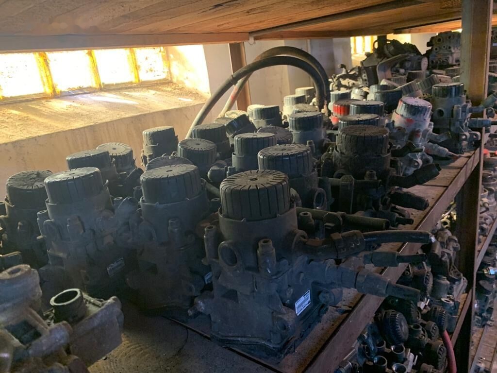 Knorr-Bremse Pojedynczy Scania R 124 Hurt modulatorów EBS zawór pojedynczy przód truck - Katup rem untuk Truk: gambar 1 Knorr-Bremse Pojedynczy Scania R 124 Hurt modulatorów EBS zawór pojedynczy przód truck - Katup rem untuk Truk: gambar 1