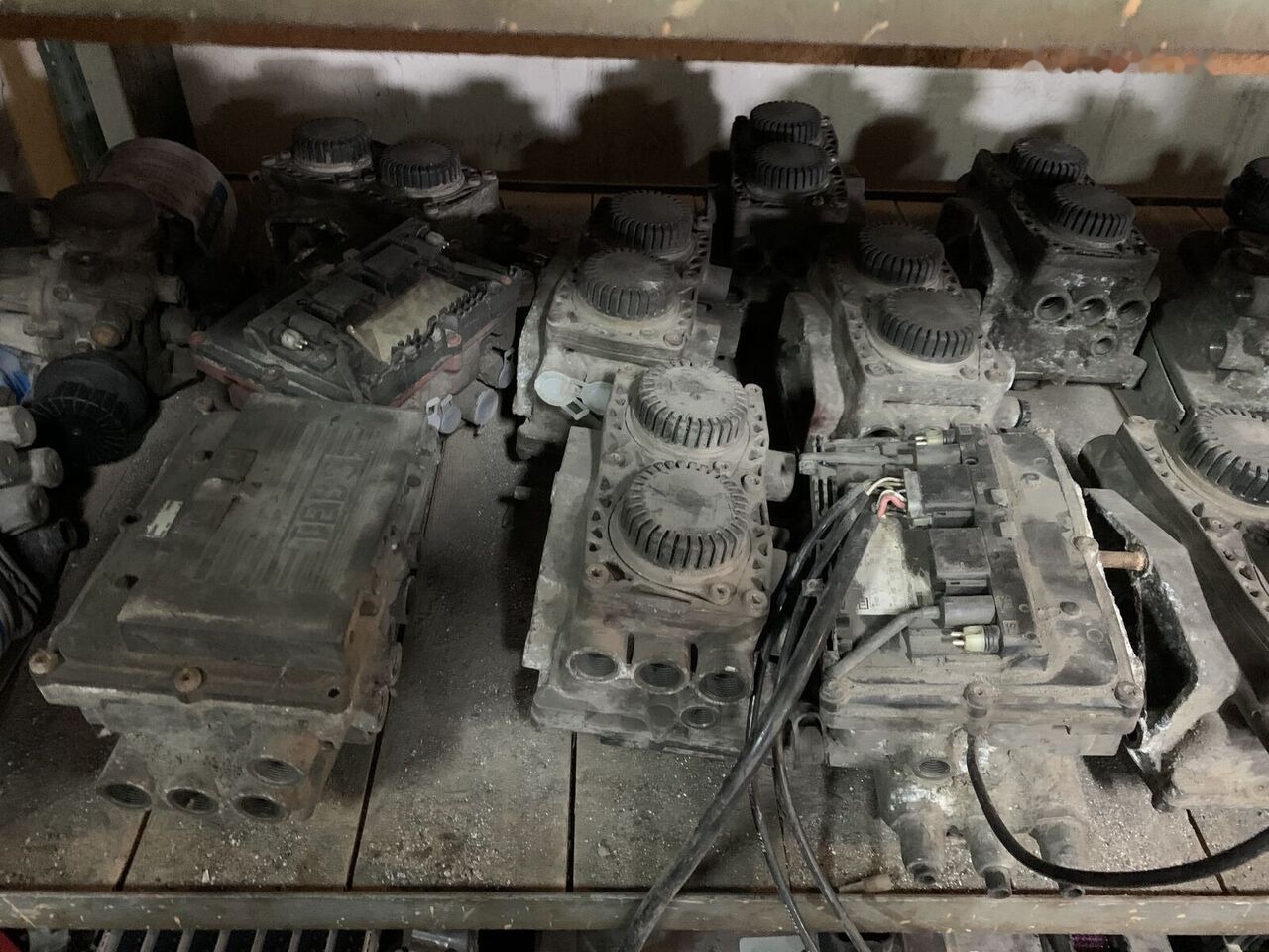 Silinder rem untuk Truk MAN zawór główny hamulcowy oryginał hurt K000926 MAN TGA K000926: gambar 6 Silinder rem untuk Truk MAN zawór główny hamulcowy oryginał hurt K000926 MAN TGA K000926: gambar 6