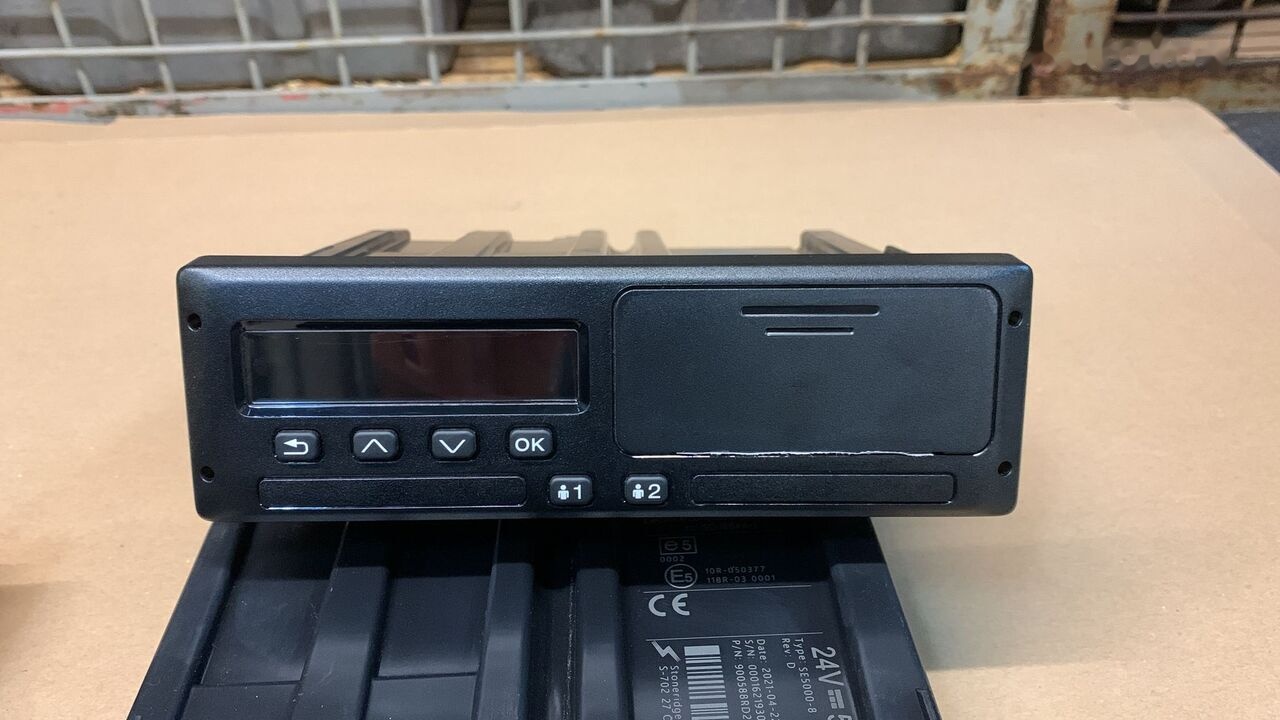 Scania NOWY 24V 5A 2918154 TYPE: SE5000-8 2918154   Scania truck - Tachographs untuk Truk: gambar 1 Scania NOWY 24V 5A 2918154 TYPE: SE5000-8 2918154   Scania truck - Tachographs untuk Truk: gambar 1