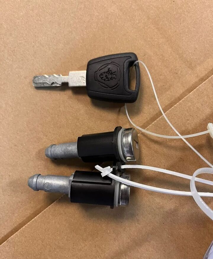 Scania Nowa Kluczyka R 1407683 / 1535125   Scania truck - Sistem listrik untuk Truk: gambar 2 Scania Nowa Kluczyka R 1407683 / 1535125   Scania truck - Sistem listrik untuk Truk: gambar 2